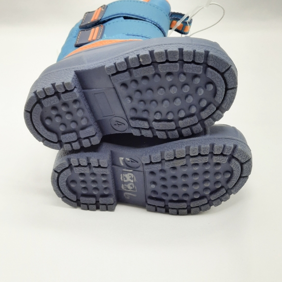 Cat & Jack Kids Winter Snow Boots Size 4 - Picture 6 of 9